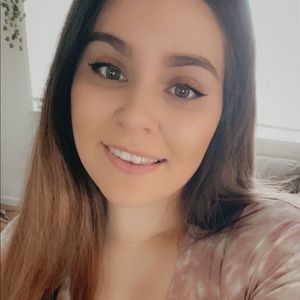 Meet your Posher, Shela